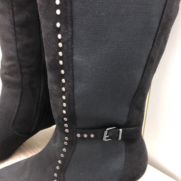 Woman’s suede boots 2 1/2 inch heel - Picture 4 of 13